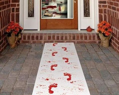 Halloween DIY Projects Roundup Halloween Home Decor Outdoor Diy, Diy Halloween Decorations Gore, Halloween Party Room Themes, Halloween Floor Decorations, Easy Halloween Party Ideas Decoration, Simple Halloween Yard Decor, Halloween Cemetary Decorations, Decorating For Halloween Party, Office Halloween Decorations Ideas