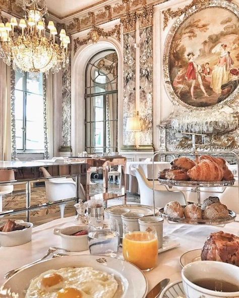 Paris Breakfast, Parisienne Chic, Parisian Chic Style, French Bakery, Brunch Spots, Paris Restaurants, Breakfast Table, Paris Hotels, Tea House