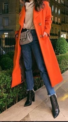 Outfit Viernes Casual, Orange Coat Outfit, Orange Cardigan Outfit, Orange Blazer Outfits, Duster Outfit, Outfit Trabajo, Long Coat Outfit, Winter Jacket Outfits, Winter Coat Outfits