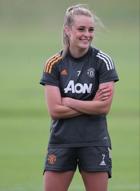 Manchester United Women, Ella Toone, Football Women, England Ladies Football, Female Football Player, Football Videos, Soccer Gifs, Manchester United Players, Arsenal Ladies