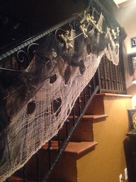 Halloween staircase decor Halloween Decorations Indoor Staircase, Creepy Staircase, Halloween Staircase Decor, Halloween Stairs, Halloween Staircase, Halloween Brunch, Spooky Diy Halloween Decor, Halloween Classroom Decorations, Staircase Decor Ideas