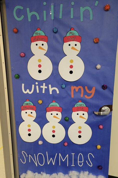 Chilling With My Snowmies Bulletin Board, Winter Door Decorations Classroom, Christmas Bulletin Boards, Winter Crafts Preschool, Holiday Door Decorations, Winter Bulletin, Work Decor, Winter Door Decorations, Infant Classroom