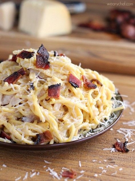 With only a little butter and milk instead of cream, this Bacon Alfredo with Gouda and Parmesan is lighter than it looks! - wearychef.com Recipes With Gouda, Smoked Gouda Recipes, Gouda Recipes, Bacon Alfredo Pasta, Cajun Cream Sauce, Bacon Alfredo, Steak Pizza, Parmesan Recipe, Chicken Stroganoff