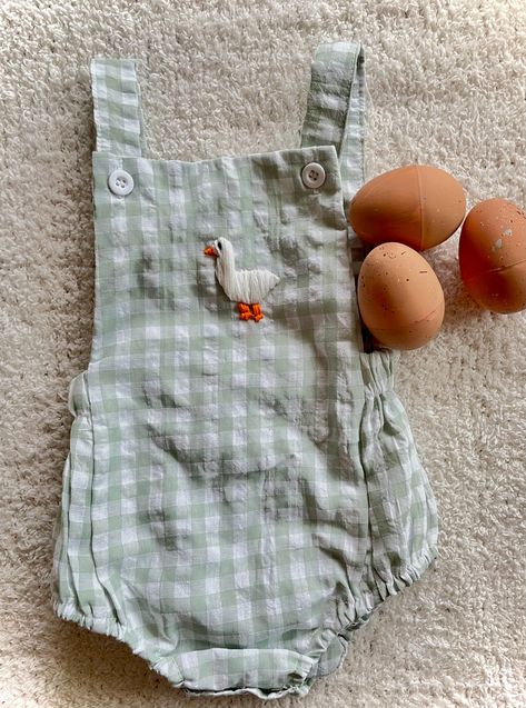 *Manufacture made overalls -- hand embroidered  *0-3 month  *Light green and white gingham overalls.  *95% Cotton, 5% Spandex, button with button hole straps, snap button crotch. Embroider Baby Clothes, Cottage Core Baby, Baby Things Aesthetic, Embroidery Clothes Ideas, Newborn Summer Outfits, Hand Embroidered Baby Clothes, Baby Clothes Embroidery, Embroidered Overalls, Cute Baby Things