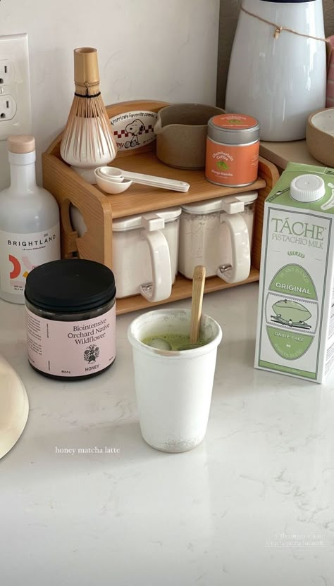 Matcha Station Aesthetic, Matcha Station At Home, Matcha Corner, Tea Corner Ideas, Matcha Station, Matcha Bar, Matcha Bars, Coffee Station Kitchen, Mini Cafe