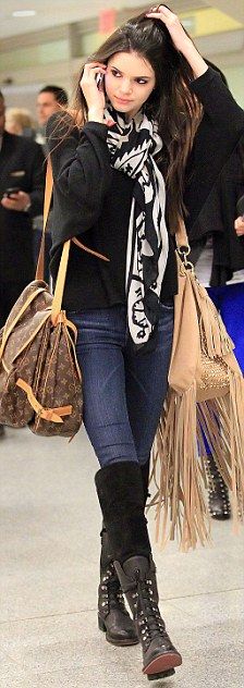 Scarf Winter Outfit, Cheap Louis Vuitton Handbags, Kendall Kylie Jenner, Kendal Jenner, Anja Rubik, Kendall And Kylie Jenner, Jenner Style, Rosie Huntington Whiteley, Lv Handbags