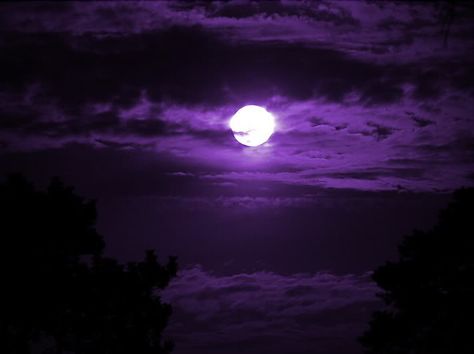 mesmerizing moon amidst the purple sky....love it Background Moon, 555 Wallpaper, Purple Colour Shades, Moon Wallpapers, Incredible Wallpaper, Moon And Stars Wallpaper, Wallpaper Moon, Purple Moon, Moon Images