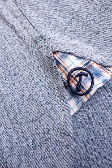 Make a statement with the "Nottingham" shirt, featuring a light blue paisley pattern with blue plaid trim. Trim detail inside full collar & cuff and inside sleeve placket. Slim fit. #Hammermade #mensfashion #menswear #mensstyle #fashion #clothing #menslooks #fall #fallfashion #flannel Shirt Details Men's, Men Shirt Details, Trims Fashion Details, Mens Shirt Details, Club Collar Shirt, Costume Africain, Menswear Details, Bespoke Shirts, Stylish Shirts Men