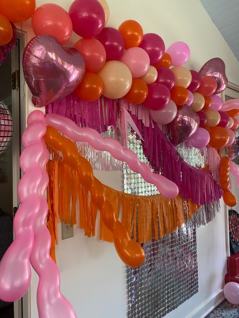 Pink And Orange Birthday Decorations, Birthday Cake Inspiration Aesthetic, Cake Inspiration Aesthetic, Orange Birthday Decorations, Pink And Orange Birthday, Orange Cake Decoration, Tequila Birthday, Ootd Birthday, Birthday Photo Ideas