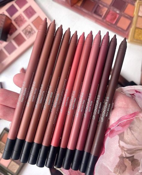 Huda Beauty Lip Liner, Huda Beauty Lip Contour, Huda Beauty Lip, Makeup Tools Products, Huda Kattan, Lip Contour, Lip Liners, Lip Contouring, Fancy Makeup