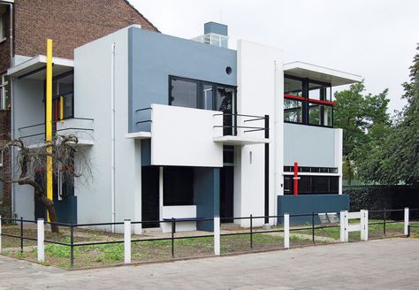 Gerrit Rietveld. 'Schroder House' Built in 1924. One of the icons of the Modern Movement. Inspired by De Stijl Movement. Built for Mrs. Truus Schröder-Schräder and her three children. She requested for it to be built without walls. Rietveld Schroder House, Schroder House, Movement In Architecture, Gerrit Rietveld, Walter Gropius, Modern Architects, Architecture History, Piet Mondrian, House Built