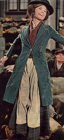 Audrey Hepburn as Eliza Doolittle in one of my favorite movies, My Fair Lady. Audrey Hepburn Photos, Bubble Ball, Eliza Doolittle, Skirt Blouse, Woman Movie, My Fair Lady, Fair Lady, Quirky Fashion, Stage Costume