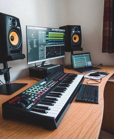 Home Recording Studio Setup, Recording Studio Setup, Home Studio Ideas, Home Music Rooms, Bedroom Design Trends, Beat Maker, Recording Studio Home, Home Studio Setup, Studio Desk