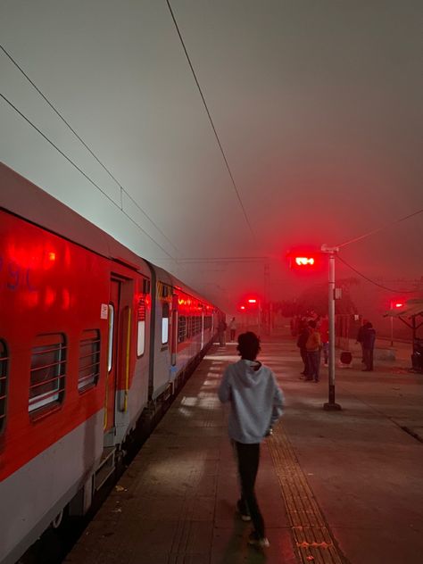 Night Railway Station Snap, Railway Station Snap, Railway Station Aesthetic, Indian Railway Station, Train Snap, India Railway, Business Books Worth Reading, Window Shadow, Attitude Stylish Boys Pic