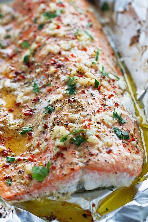 Baked Salmon In Foil, Salmon In Foil Recipes, Salmon In Foil, Garlic Butter Salmon, Butter Salmon, Alaskan Salmon, Salmon Dishes, Tin Foil, Spice Jar