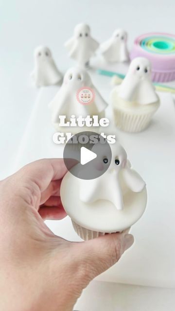 Lady Berry Cupcake School on Instagram: "👻 Little Ghost tutorial… here’s how I make my cute fondant ghost. I leave them to drive for a couple of days then they can be used on cakes and Cupcakes! 

Tag me if you make some as I would love to see 😁 learn a variety of Halloween cupcakes with the online Lady Berry Cupcake Classes! 

🩷 www.ladyberrycupcakes.co.uk 

#Halloween #HalloweenCake #HalloweenCakes #LadyBerryHalloweenCupcakeclass #HalloweenCupcakes #HalloweenCupcake #OnlineHalloweenCupcakeClasses #GhostCupcake #Fondant #FondantToppers #FondantCupcakes #CakeDecorating #LearnOnline #LadyBerryCupcakes #Sprinkles #Buttercream #CupcakesOfInstagram #InstaCupcake #cakereels" Halloween Cupcakes Ghost, Halloween Themed Cupcakes, Ghost Desserts, Buttercream Tutorials, Berry Cupcake, How To Make Ghosts, Ghost Tutorial, Uk Halloween, Berry Cupcakes