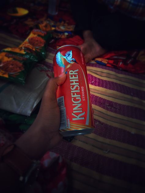 Beer aesthetics sassy gloomy, vodka Kingfisher Beer Snapchat Story, Beer Aesthetics, Beer Pic, Black Sparkle Background, Kingfisher Beer, Sparkle Background, Daaru Party Pic, Instagram Ios, Party Pic