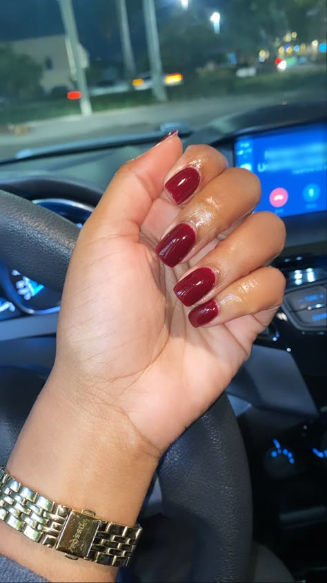 Dip Powder Nails Natural Fall, Short Square Dark Red Nails, Burgundy Nails Short Square, Short Deep Red Nails, Burgundy Square Nails, Red Nails Dark Skin, Burgundy Short Nails, Short Burgundy Nails, Dark Red Fall Nails