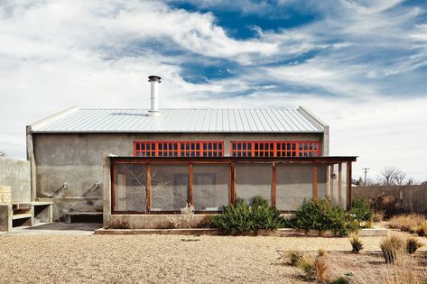 Cinder Block House, Bed Project, Modern Porch, Desert House, Marfa Texas, Urban Interiors, Furniture Interior Design, Wood Images, Desert Homes