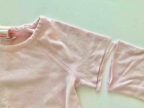 3 Ways Of How To Make Long Sleeves Into Short Sleeves Make Long Sleeves Short, Long Sleeves To Short Sleeves Diy, Diy Short Sleeve Sweatshirt, Cut Long Sleeve Shirt Diy, Tshirt Sleeve Refashion, Long Sleeve Shirt Diy, How To Cut Sleeves, Cut Off Sweatshirt, Set In Sleeve