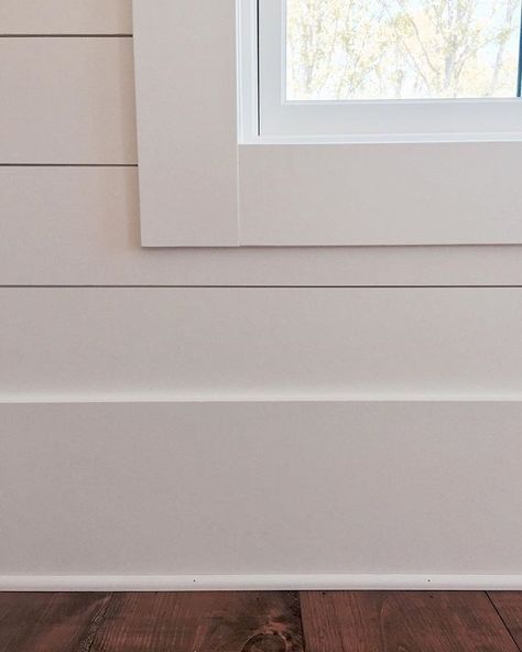 some details up close 👀 the super simple window trim, shiplap...everywhere! the only drywall is in closets ... AND I can not tell you how… Farmhouse Trim Baseboards, Simple Window Trim, Farmhouse Trim, Interior Window Trim, Baseboard Trim, House Trim, Interior Windows, Rustic Outdoor, Window Trim