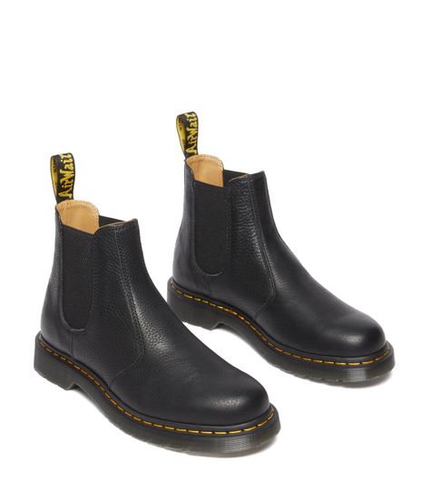 Black Boots Doc Martens, Ankle Boots Doc Martens, Boots Doc Martens, Doc Marten Boots, Doc Marten Boot, School Advice, Doc Marten, Cute Sneakers, Leather Chelsea Boots