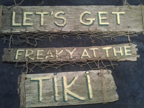 Tiki Driftwood Tiki Cricut Ideas, Tiki Lettering, Tiki Bar Signs Diy, Jungle Tiki Bar, Tikki Bar, Cricut Tiki Bar Signs, Bali Huts, Funky Room, Tropical Patio