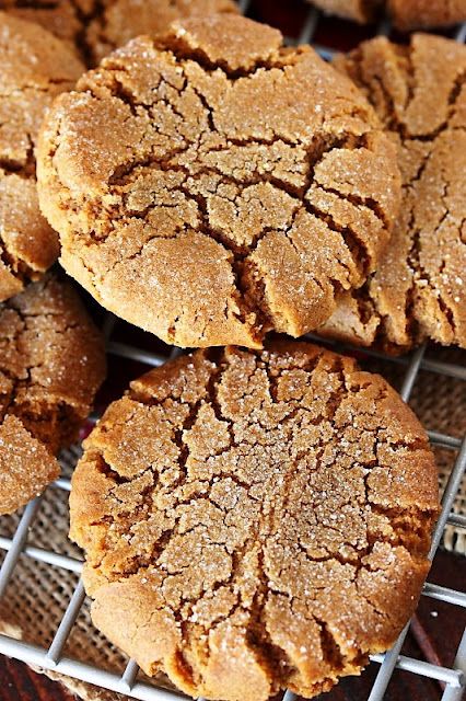 Gingerbread Molasses Crinkles Cookies Image Molasses Crinkles, Crinkles Cookies, Molasses Crinkle Cookies, Cranberry Orange Cookies, Cookie Images, Orange Cookies, Molasses Cookies, Christmas Cookies Easy, Crinkle Cookies