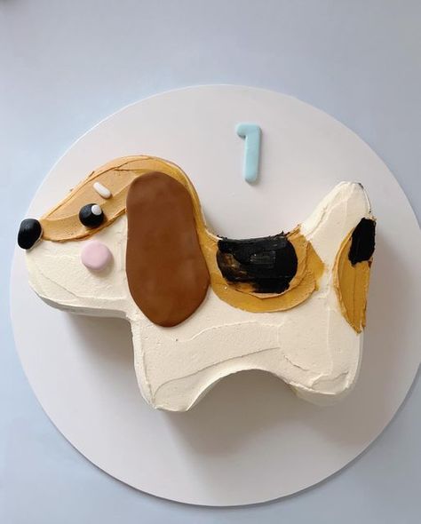 Doggie Cake, Dog Inspired Cake, First Birthday Dog Cake, Smash Cake Dog Theme, Dog Smash Cake, Dog Cupcakes For Kids, Jack Russell Cake, Black Lab Cake, Puppy Themed Cake