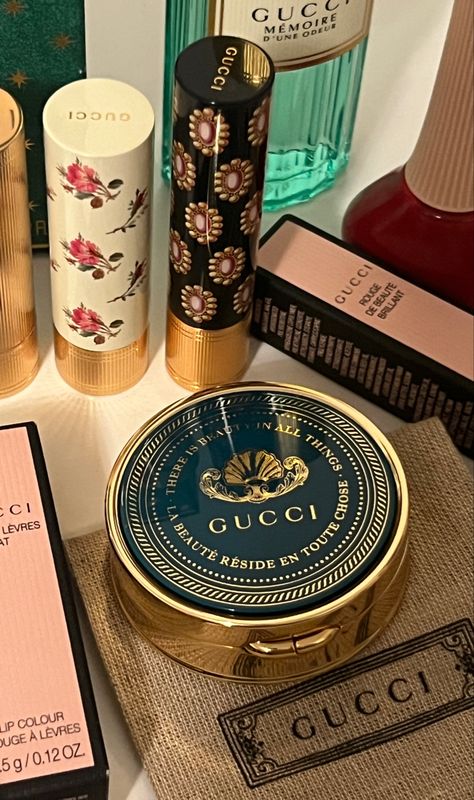 gucci makeup fashion designer vintage beauty chanel Gucci Beauty Aesthetic, Vintage Gucci Aesthetic, Gucci Aesthetic, Gucci Makeup, Fish List, Gucci Beauty, Random Aesthetics, Magical Makeup, Cool Presents