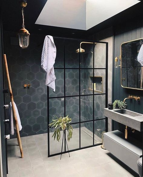 Chic Bathroom, Loft Interior, Apartment Bathroom, Modern Shower, Minimalist Bathroom, Shower Design, Shower Enclosure, Beautiful Bathrooms, Shower Room