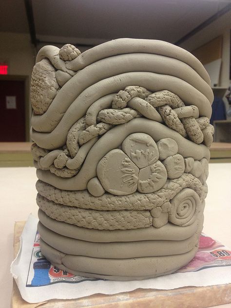 Laurie Bartlett 2012   Coil Pot, thinking some clay time this summer will be in order. Coil Pot, Clay Lesson, Coil Pottery, Middle School Art Projects, Coil Pots, Pottery Handbuilding, Tanah Liat, Keramik Design, Pottery Classes