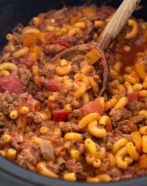 Recipes With Tomato Juice In Them, Goulash With Tomato Juice, Goulash Recipes With Tomato Juice, Tomato Juice Recipes Dinner, Recipes Using Tomato Juice, Goulash American, Crockpot Goulash Recipe, Crockpot Goulash, Hamburger Hotdish