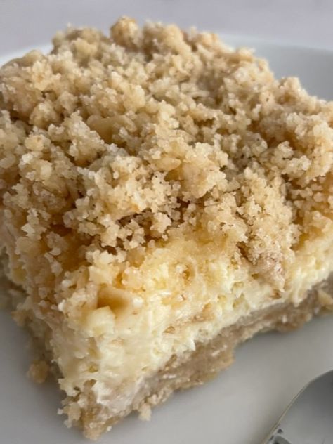 Cheesecake Crumble Bars, Pecan Cheesecake Squares, Cheesecake Crumble, Lemon Crumble, Oreo Cheesecake Bars, Caramel Apple Cheesecake Bars, Lemon Treats, No Bake Oreo Cheesecake, Lemon Cheesecake Bars