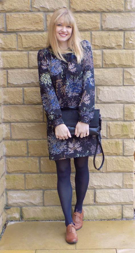 Lizzy styles her Clarks brogues with a day dress and tights http://www.clarks.co.uk/c/womens-shoes/brogues Oxford Outfits Women, Brogues Womens Outfit, Brogues Outfit, Dresses In Winter, Navy Dress Outfits, Navy Dress Outfit Wedding, Navy Dress Outfit, Rainy Day Dress Outfit, Day Dress Outfit