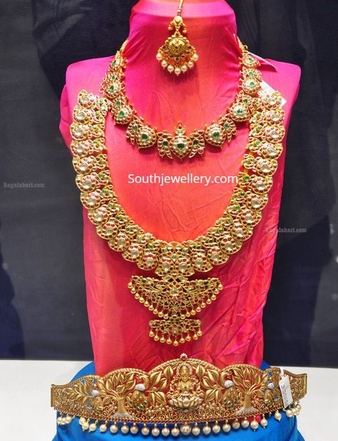 Kundan necklace, haram and Lakshmi vaddanam Mango Mala, 22 Carat Gold, Indian Jewellery Design, Antique Gold Jewelry, Kundan Necklace, South Indian Jewellery, Antique Pendant, Kundan Necklaces, Bridal Gold Jewellery