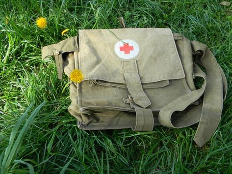 Medical, registered nurse bag. Best gift for nurses and doctor.  #nurselife #rn #cna Will Solace Aesthetic, Solace Aesthetic, First Aid Bag, Nursing Bag, Apollo Cabin, Camp Half Blood Cabins, Nurse Outfit, Luke Castellan, Will Solace