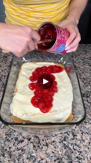 Easy Desserts With Graham Cracker Crust, Dessert Recipes With Graham Cracker Crust, Desserts Graham Cracker Crust, 5 Ingredient Or Less Recipes Desserts, 4 Ingredient Desserts Easy, Cherry Desert With Graham Cracker Crust, Cheap Desserts For A Crowd, Graham Cracker Crust 8x8 Pan, Fruit Desserts Healthy