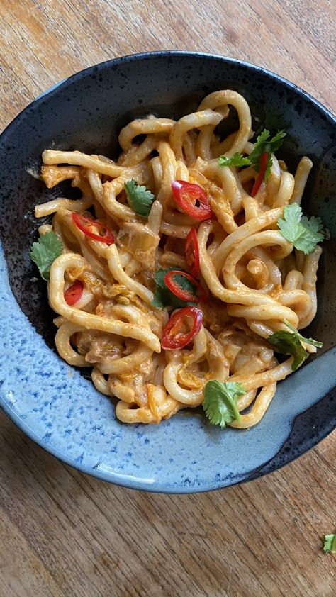 cheesy kimchi noodles Onion Kimchi Recipe, Cheesy Kimchi Noodles, Onion Kimchi, Green Onion Kimchi, Spring Onion Kimchi, Kimchi Noodles, Udon Noodles, Chili Paste, Red Chilli