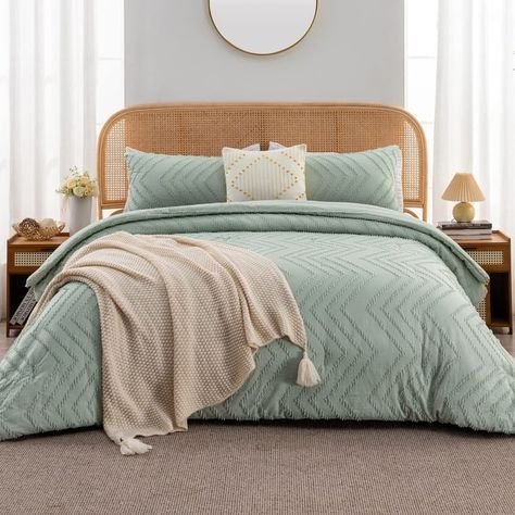 Tufted Bedding, Chenille Embroidery, Full Comforter Sets, Queen Size Comforter Sets, King Size Comforter Sets, Green Comforter, Sage Green Bedroom, Invisible Stitch, Queen Size Comforter