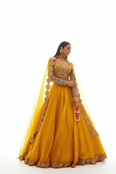 Yellow Lehenga For Haldi, Mirror Lehenga, Haldi Dress, Haldi Outfits, Mehendi Outfits, Indian Outfits Lehenga, Organza Lehenga, Yellow Lehenga, Wedding Lehenga Designs