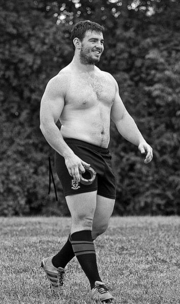 Mens Body Types, Burly Men, Buff Guys, Rugby Boys, France Rugby, Chubby Guy, Male Pose Reference, Scruffy Men, Rugby Men