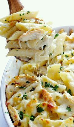 RIQUÍSIMO Chicken Alfredo Baked Ziti, Alfredo Baked Ziti, Baked Ziti With Chicken, Chicken Alfredo Bake, Resep Pasta, Ziti Recipes, Baked Ziti Recipe, Baked Ziti, God Mat