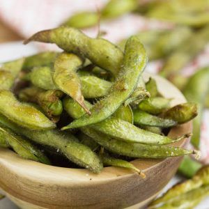 Roasted Edamame in Pod Recipe > Call Me PMc Healthier Appetizers, Appetizers Fancy, Fingerfood Recipes, Appetizers Vegan, Appetizers Appetizers, Friendsgiving Recipes, Hors Devours, Roasted Edamame, Pepperoni Recipes