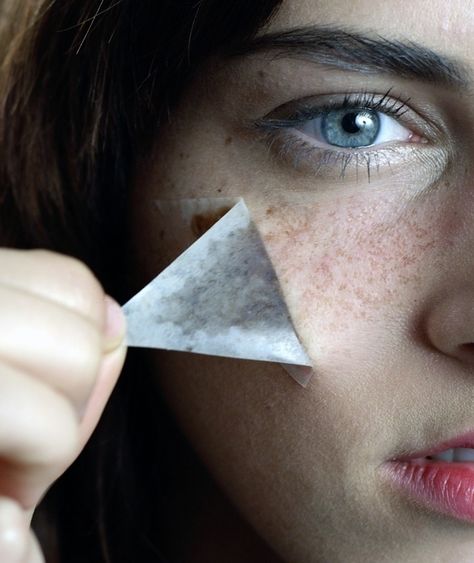 This Woman Is Trying To Make Fake Freckles The Next Big Beauty Trend Semi Permanent Freckles, Permanent Freckles, Henna Freckles, Tattooed Freckles, Fake Freckles, Freckles Makeup, Permanent Cosmetics, Beauty Kit, Oily Hair