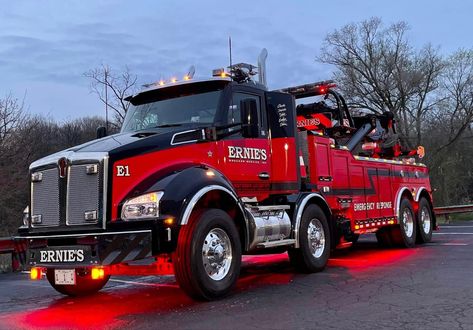 Ernie’s Wrecker Service, Vernon Hills IL - 2019 Kenworth T880 Twin Steer w/ Century 1150 rotator (E1) Crane Truck, Towing And Recovery, Workout Beginner, Show Trucks, Bodyweight Workout Beginner, Tractor Trailers, Heavy Truck, Diesel Trucks, Tow Truck