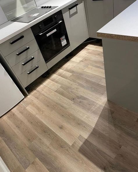 Karndean Knight Tile, New House Kitchen, Vinyl Tiles, Luxury Vinyl Tile, Kitchen Diner, House Flooring, House Kitchen, Luxury Vinyl, Home Inspo