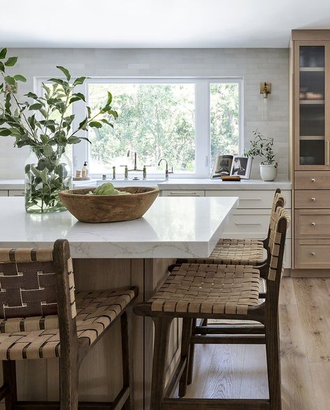 Designer Spotlight: Eye for Pretty Timeless Kitchen Design, California Bay Area, Kitchen Addition, Boho Interior Design, Timeless Kitchen, Tile Showroom, Kitchen Island With Seating, Kitchen Inspiration Design, Favorite Kitchen