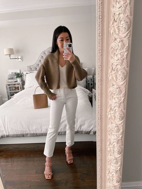 spring white jeans outfit ideas petite // Extra Petite fashion & lifestyle blog by Jean Wang Extra Petite Blog, Petite Style Outfits, Jeans Outfit Ideas, Express Sweater Dress, Extra Petite, White Jeans Outfit, Petite Style, Spring Fashion Casual, Leggings Kids