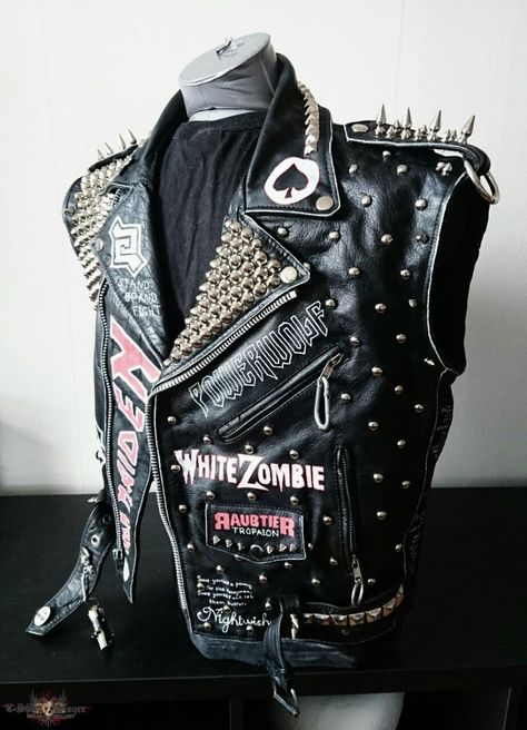 Battle Jackets, Battle Vest, Ideal Aesthetic, Battle Jacket, Diy Jacket, Studded Jacket, Motor Bike, Rock Outfits, Metal Fashion